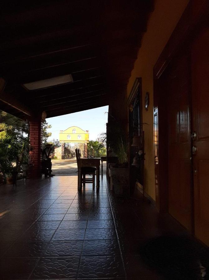 Rancho El Campanario En La Ruta Del Vino Hostel บาเย เด กัวลาลูเป ภายนอก รูปภาพ